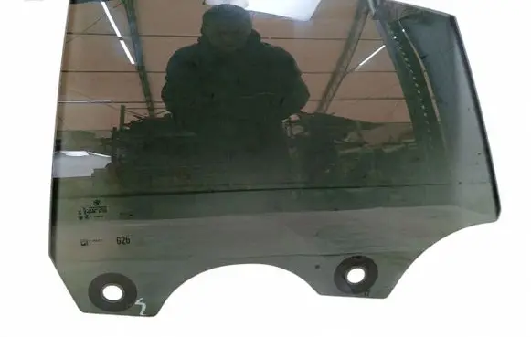 BMW i4 Sliding door window/glass 