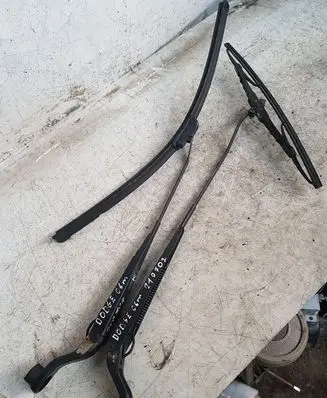 Dodge Caliber Windshield/front glass wiper blade 