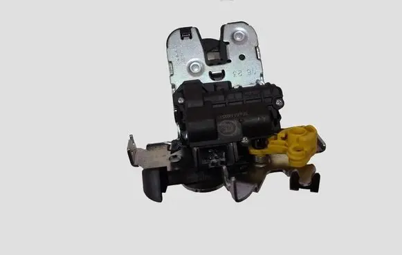 Skoda Superb B8 (3V) Tailgate/trunk/boot lock/catch/latch 4M0827506D