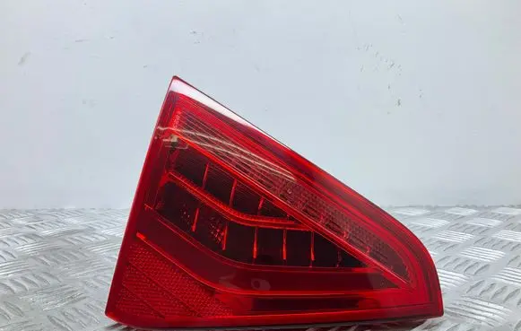 Audi A5 8T 8F Tailgate rear/tail lights 8T0945093C