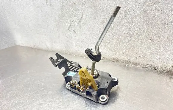 Ford Focus Gear shifter/selector 8M5R7C453AKA