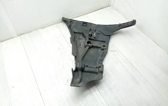 Volvo V70 Front bumper mounting bracket 08693181 BP3EA