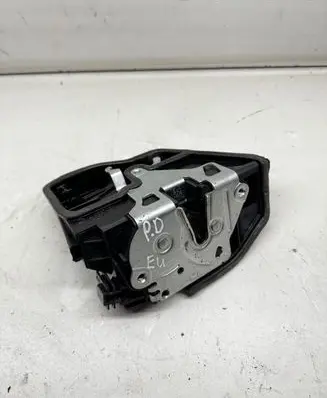 BMW 5 F10 F11 Front door lock 7202146 A053702