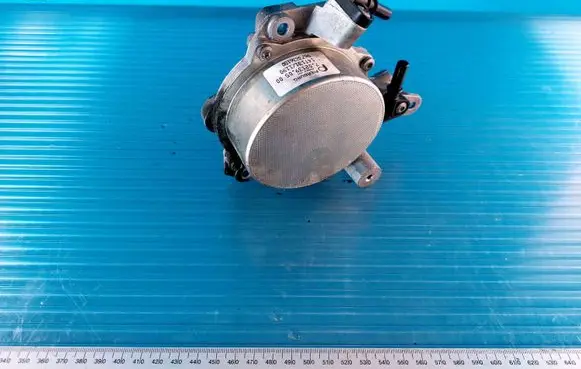 Ford Mondeo MK IV Vacuum pump 7021390500