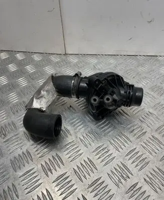 Thermostat/thermostat housing