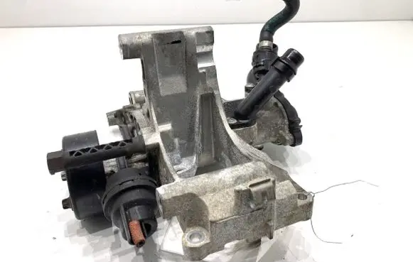 BMW 5 G30 G31 G38 Water pump 8593269