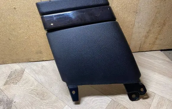 BMW 5 GT F07 (B) pillar trim (bottom) 1751600 1862350