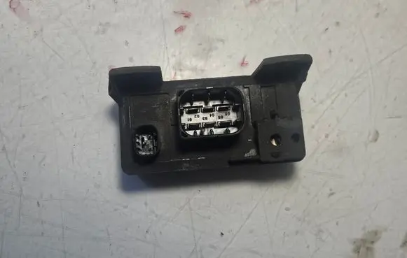Mercedes-Benz Sprinter W901 W902 W903 W904 Glow plug pre-heat relay
