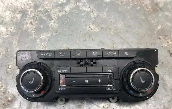 Skoda Octavia Mk2 (1Z) Climate control unit 3T0907044AL