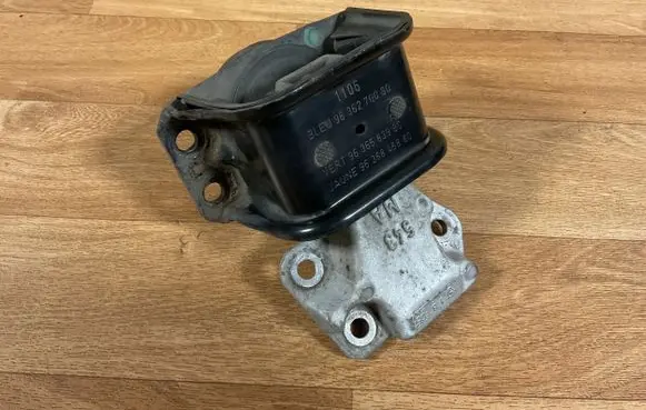 Citroen C4 I Engine mount bracket 9636845880 9636270080 9636583980