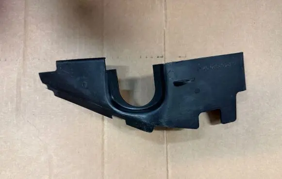 Mercedes-Benz E W124 Under headlight/headlamp trim 1246282007