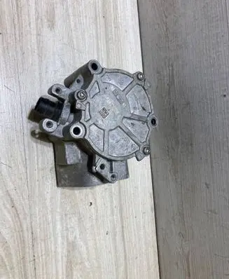 Audi Q3 F3 Vacuum pump 06L145100L