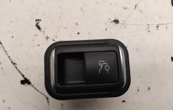 Mercedes-Benz E W212 Tailgate opening switch 