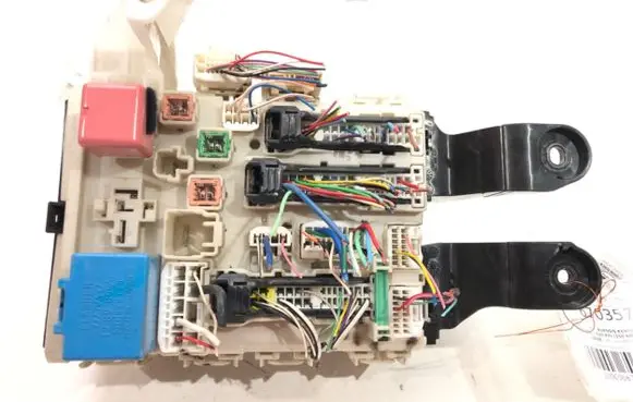 Toyota Avensis T270 Fuse box set 82730-05140