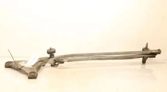 Volvo V50 Front wiper linkage 