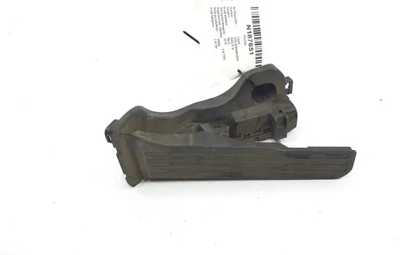Volkswagen Golf V Accelerator throttle pedal 1K1721503P
