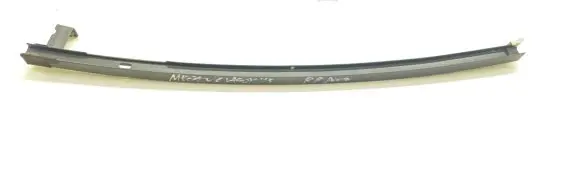 Renault Megane III Rear door window/glass frame 822300011