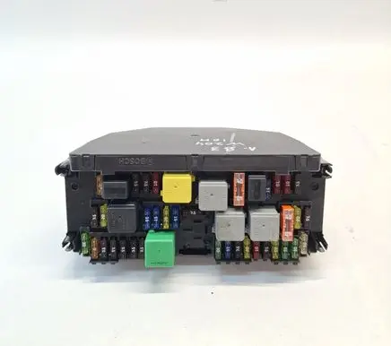 Mercedes-Benz C W204 Fuse box set A2129008007 A2129015800