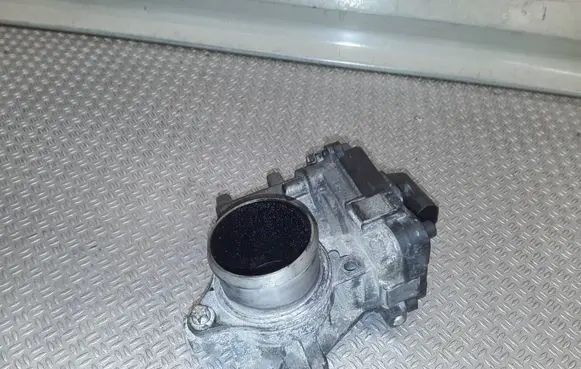 Opel Signum Throttle valve 48CPD4