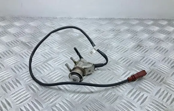 Audi A4 S4 B9 AdBlue injector 04L131113J