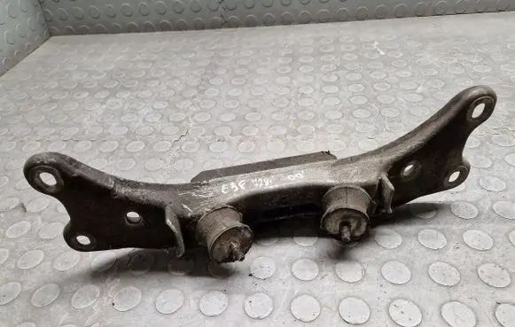 BMW 7 E38 Gearbox mounting bracket 1096212