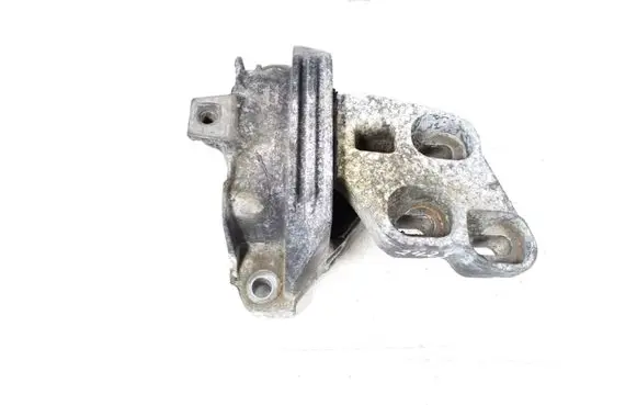 Mercedes-Benz CLA C117 X117 W117 Gearbox mount A2462400217