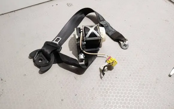 Volkswagen PASSAT B6 Front seatbelt 3C1857706F YD41916607 33046824