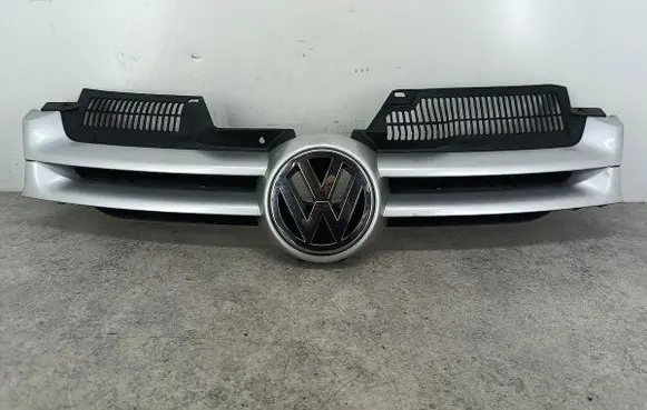 Volkswagen Golf V Front grill 