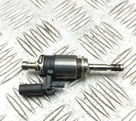 Volkswagen Golf VIII Fuel injector 04E906036AD