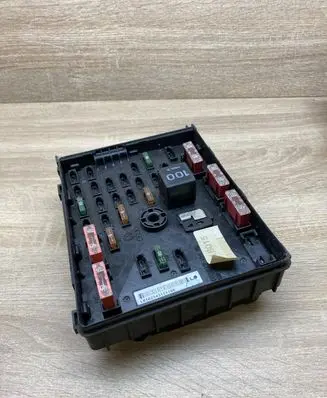 Volkswagen PASSAT B6 Fuse module 3C0937125 63592777