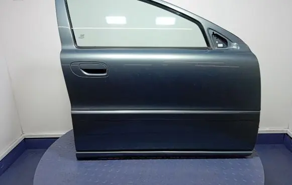 Volvo S60 Front door