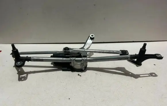 Volvo XC60 Front wiper linkage and motor W227218 VL86669C0 7S6669