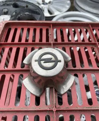 Opel Frontera A Original wheel cap