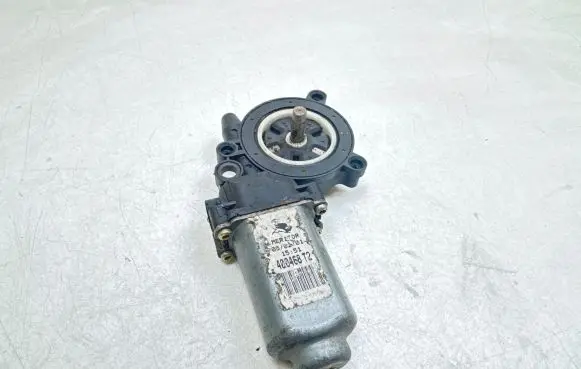 Renault Scenic I Front door window regulator motor 400468T2