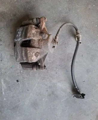 Hyundai i30 Front brake caliper