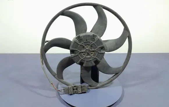 BMW 7 F01 F02 F03 F04 Electric radiator cooling fan 7561713