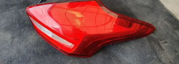 Ford Focus Rear/tail lights F1EB13404BC