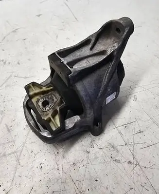 Engine mount bracket