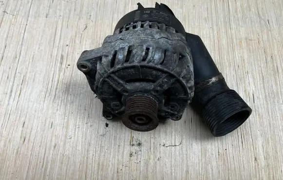 BMW 7 E32 Generator/alternator 0123214002 1747204