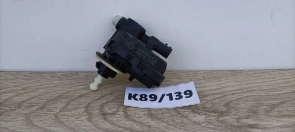 Renault Clio III Headlight level adjustment motor 260567357R
