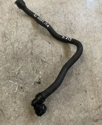Engine coolant pipe/hose