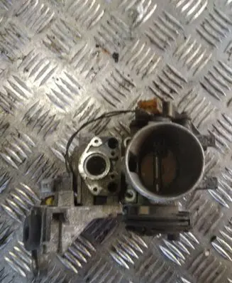 Peugeot 406 Throttle valve