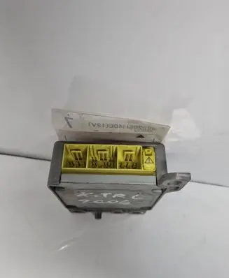 Nissan X-Trail T30 Airbag control unit/module 988208H40E 050528