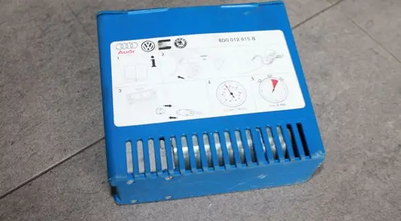 Audi A3 S3 8P Tire air pump compressor 8D0012615B AIRCOMPRESSOR VWAG