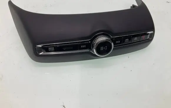 Volvo XC40 Head unit multimedia control 31456672 20W495 T20490132301
