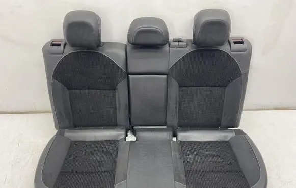 Citroen C4 II Second row seats 