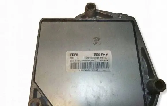 Opel Astra H Engine control unit/module ECU 55562549 MT35E23