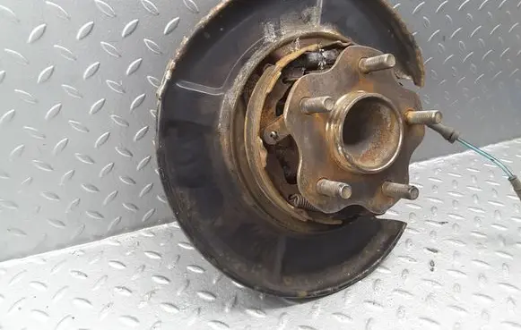Nissan Juke I F15 Rear wheel hub 432021KA0A