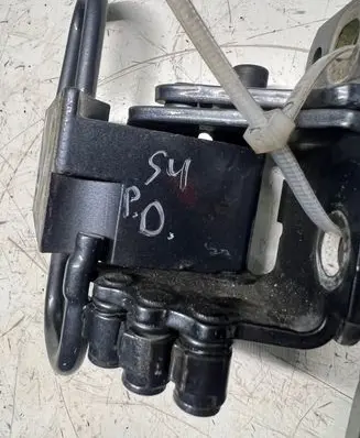 Audi A4 S4 B7 8E 8H Front door upper hinge