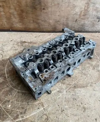 Opel Corsa D Engine head 55193111